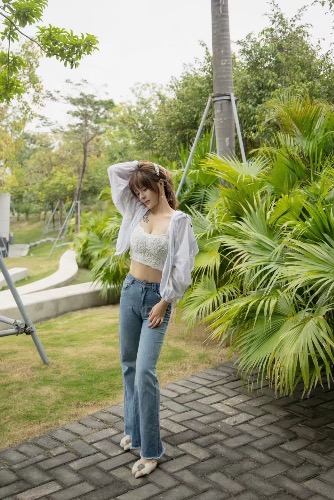 罗湖原小野猫现大奶牛