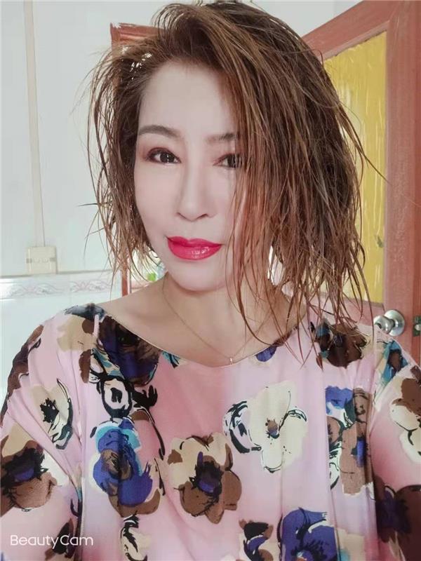 服务态度热情的风Sao熟女大头虾